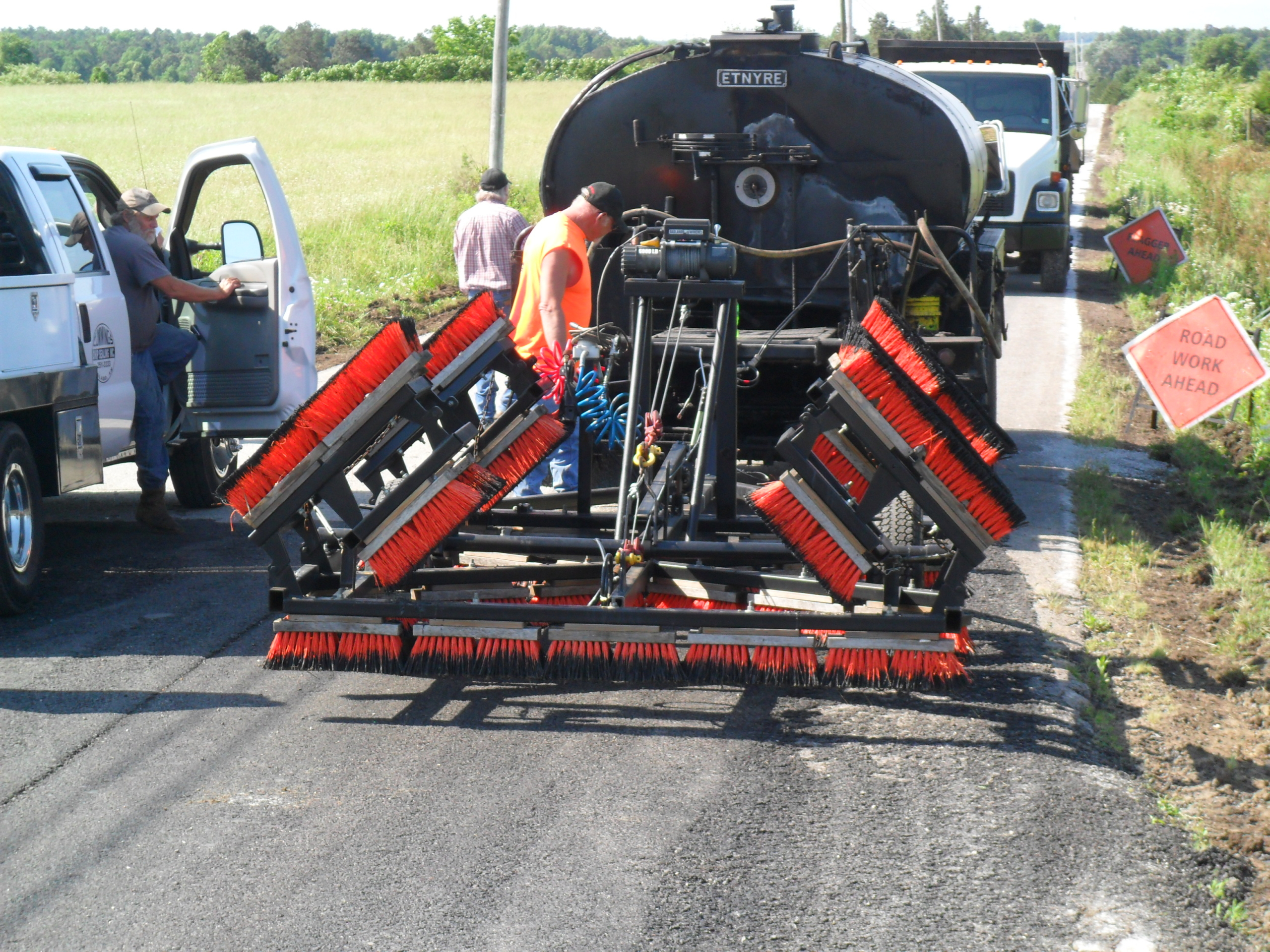 eScrub Rejuvenating Chip and Mass Crack Seal Rescues Critical Thoroughfare in Rural Arkansas